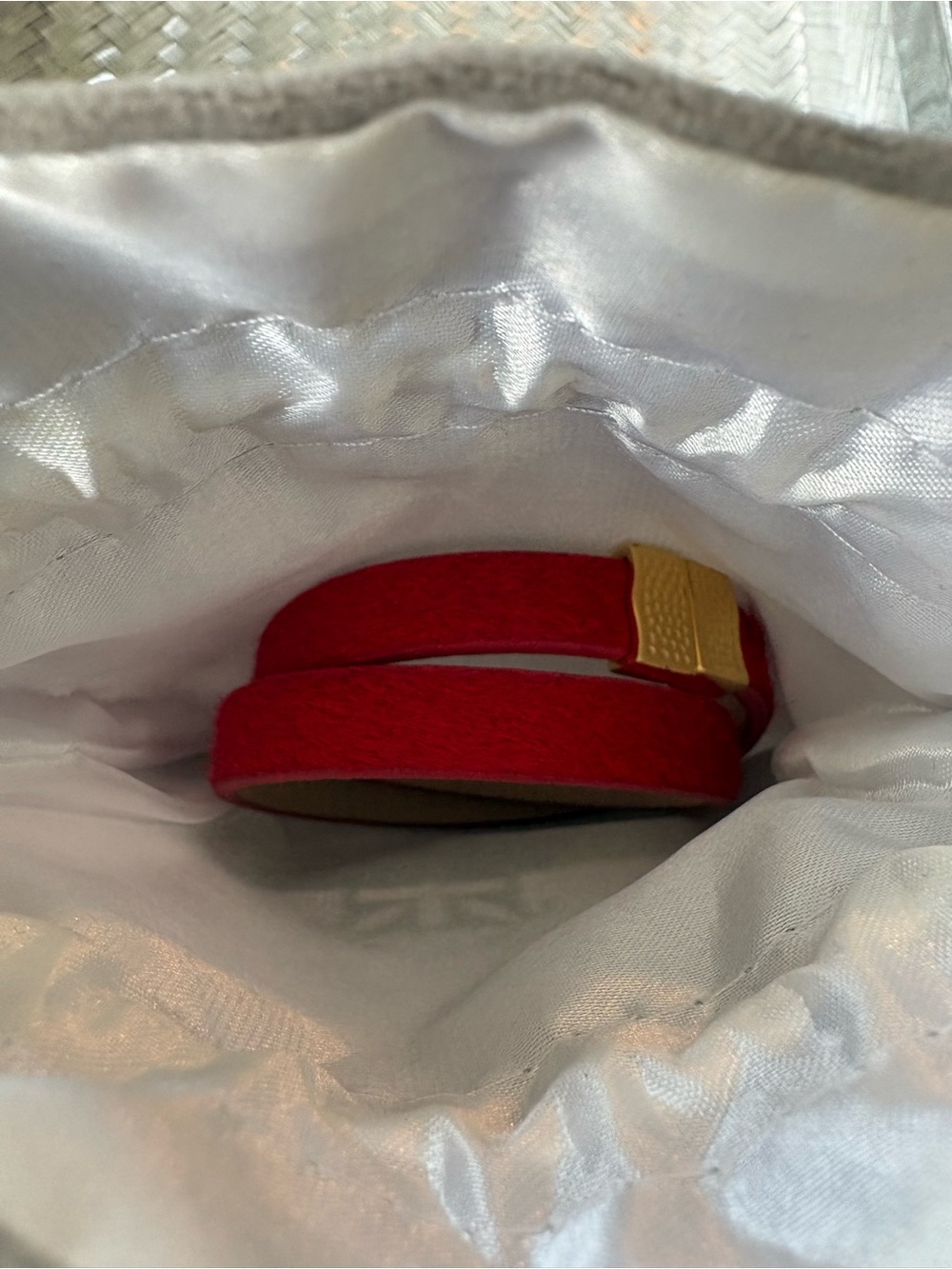 EUC Rustic Cuff Red Hair On Hide Leather Wrap Bracelet Gold Magnetic Clasp Luxe - Picture 4 of 7